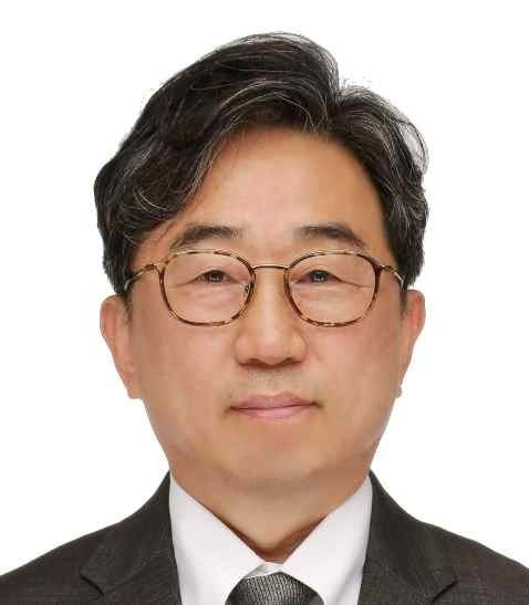 Wonyoung Lee
