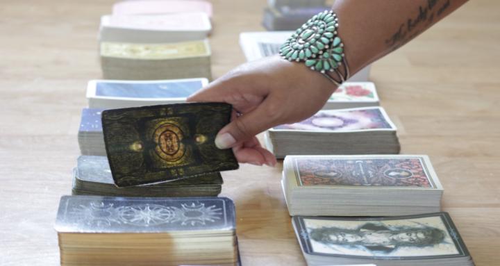 Learn Tarot- Luna of Estrella 
