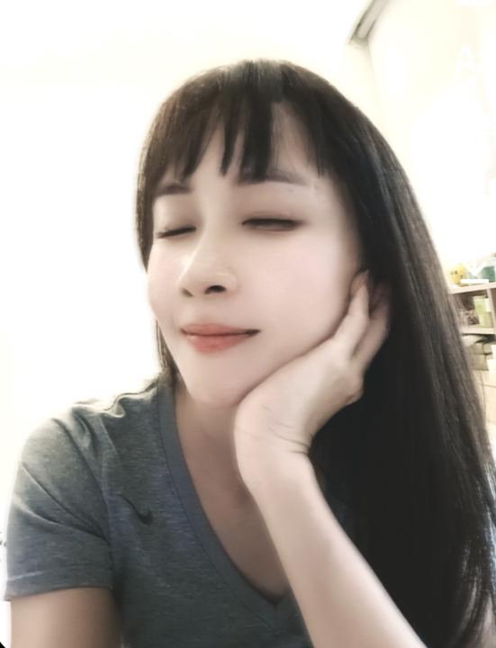楊 莫莫