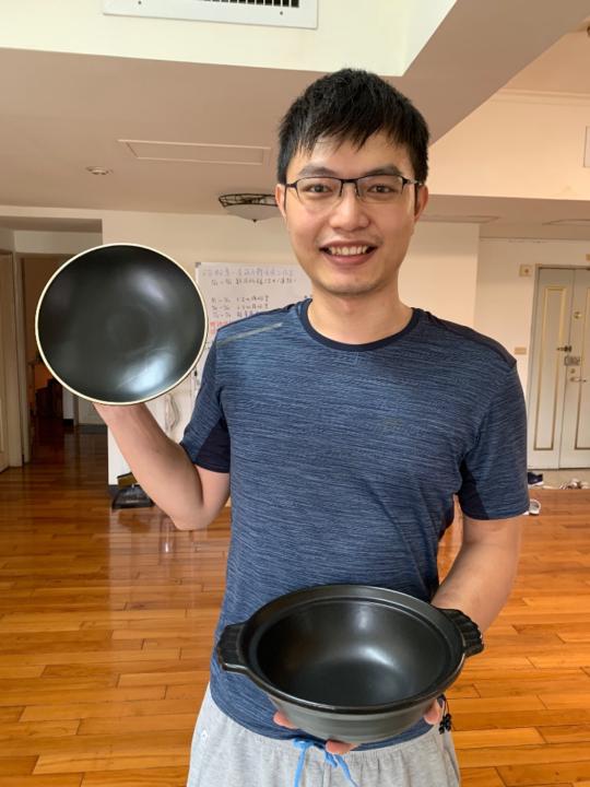 承冠 潘