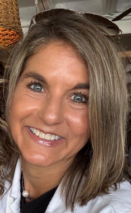 Julie Toth