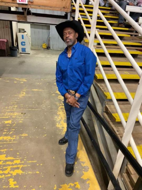 Dennis Bills