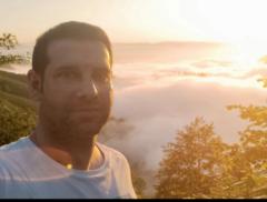 Ayhan Sezer