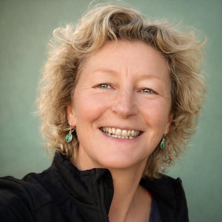 Elisabeth Lisou Crusellar