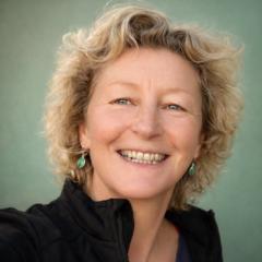 Elisabeth Lisou Crusellar