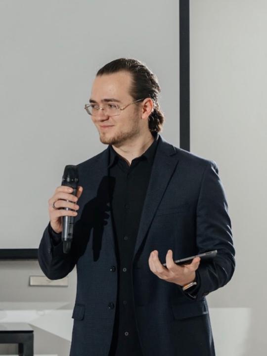 Evan Nova