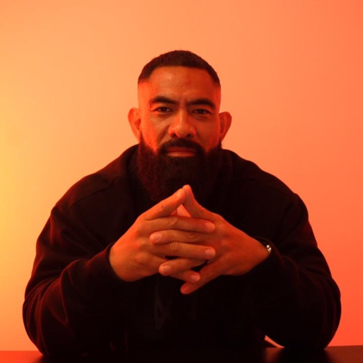 Lino Hola