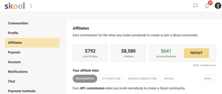Près de 1000$ CAD / mois en commission Skool 