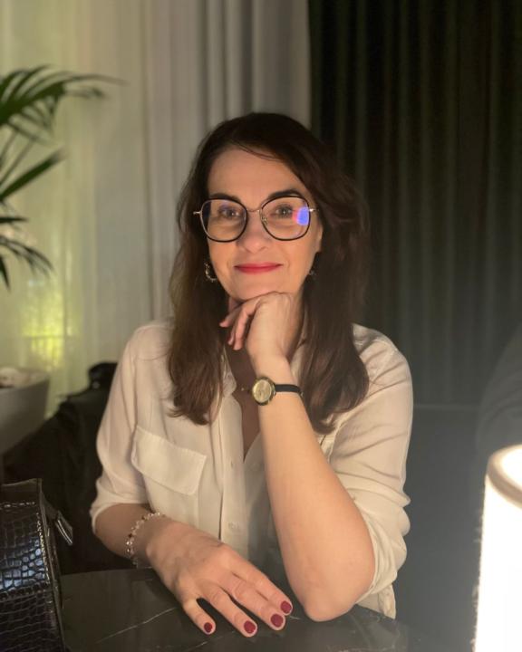 Caroline Santos vassal