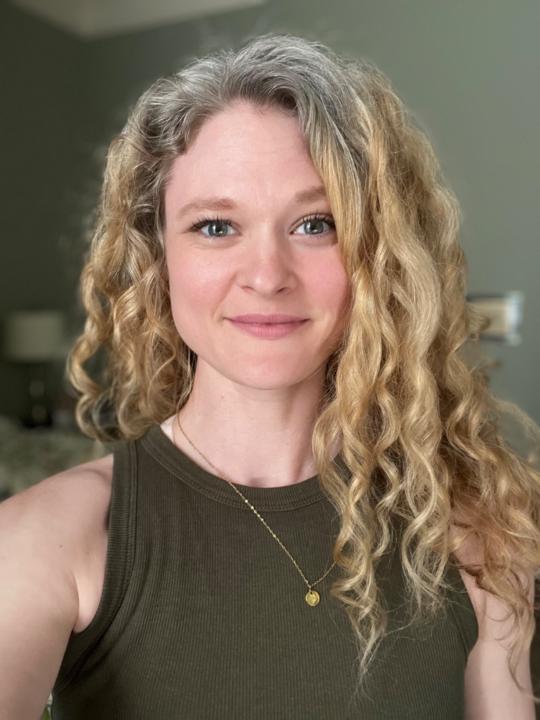 Lindsey Manongsong