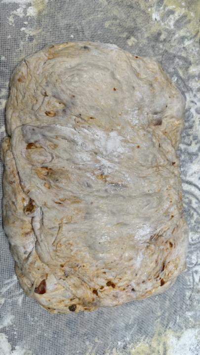I will be away starting Friday so I baked my Ciabatta today. It’s roasted red pepper and artichoke with cheese. 