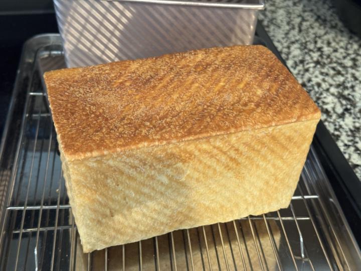 Sandwich loaf. Bake with Pullman pan. 
