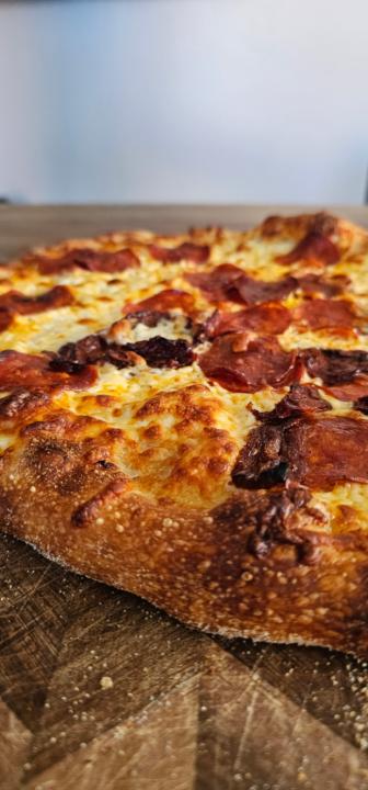 Classic Neapolitan pizza 