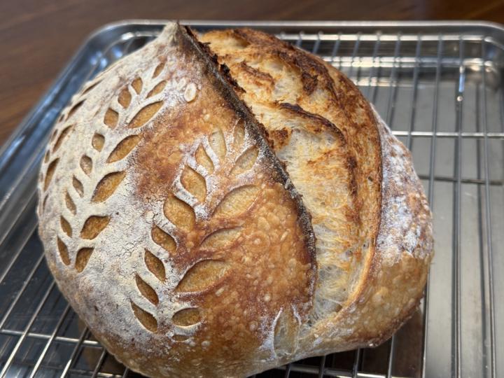 Turn a sourdough baguette to the sourdough loaf. 🥖