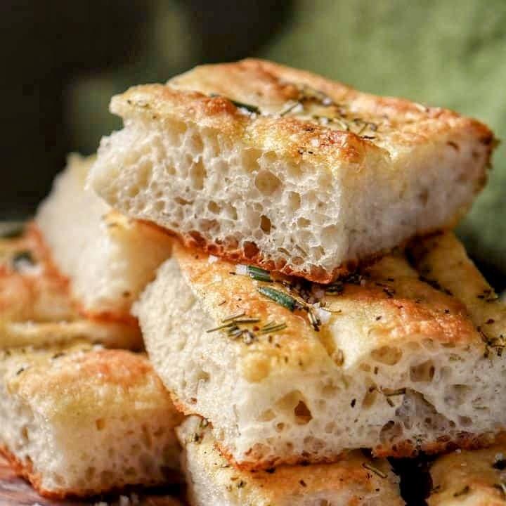 Focaccia tomorrow. Here's how to walk in ready.🧄