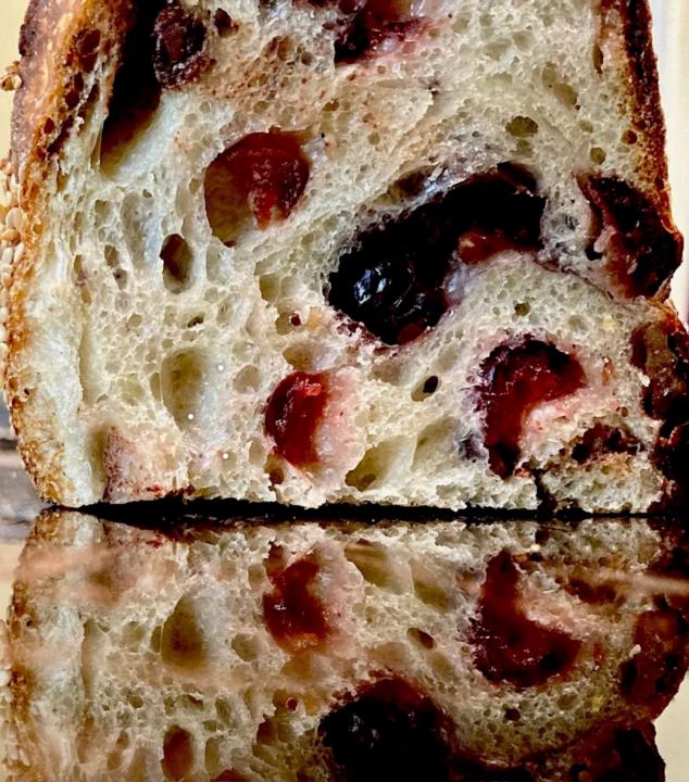 🎄✨ Holiday baking season is closer than it looks. 🍞🍒🍫