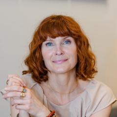 Valérie Caron