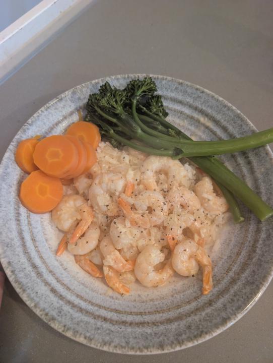 Delicious creamy garlic prawns with rice and veg