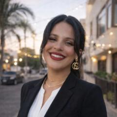 Isabella Flores Flores