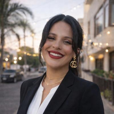Isabella Flores Flores