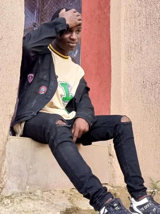 Emmanuel Junior