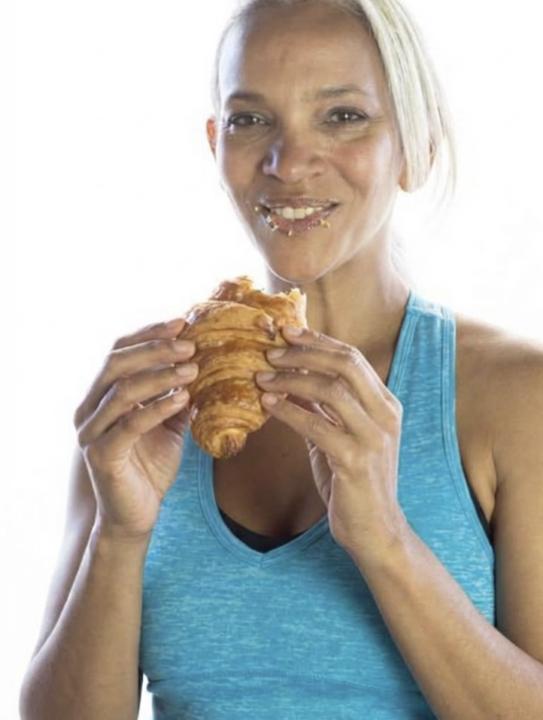 Look who’s having a snack 😀🥐