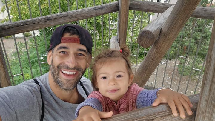 Whazzuppp everyone - David from Switzerland 