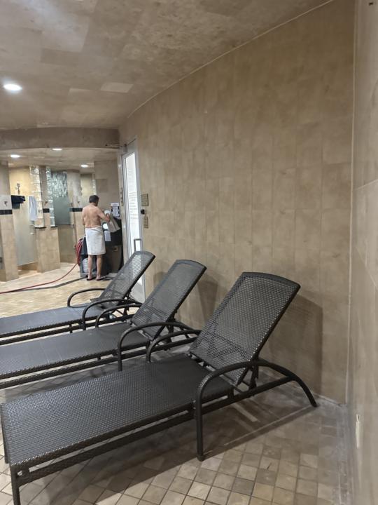 Finishing in steam room 