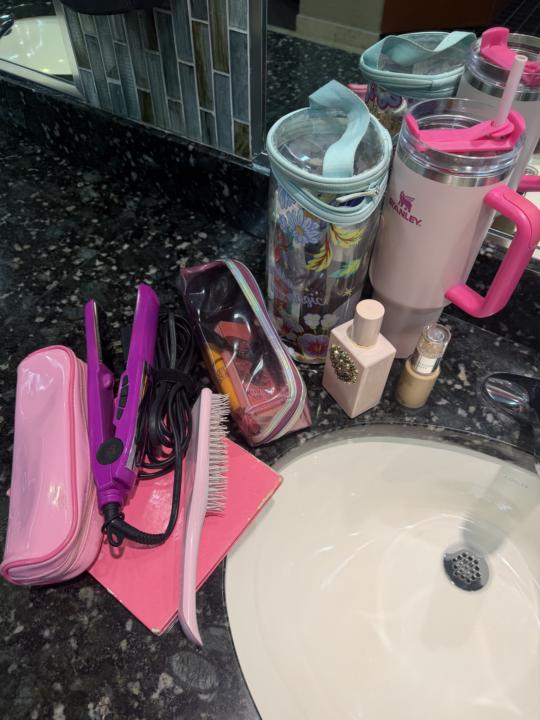 I’m just a girl 🧚🏼‍♀️✨