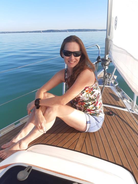 Dóra Kereszturi