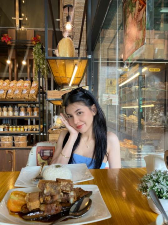 Shannel Anne Flores