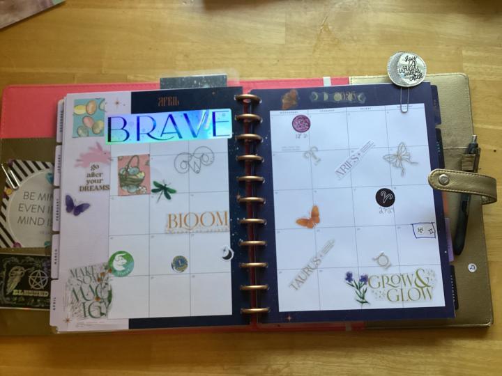 🛝  where are my sticker lovers and planner, babes?