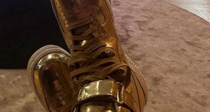 Dress to impress! 👓