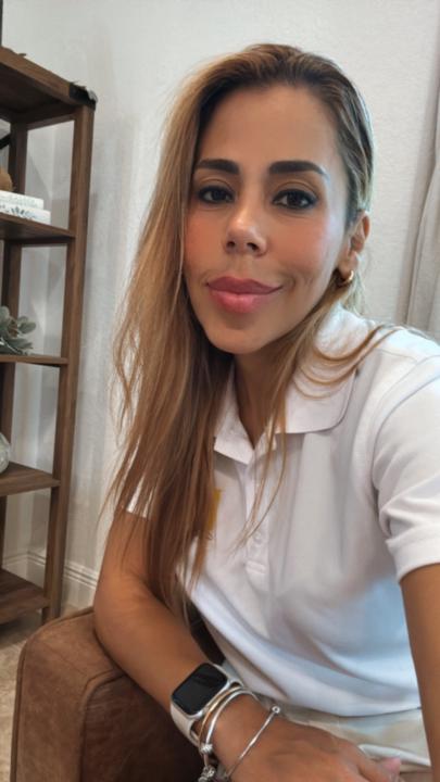 María F Corzo