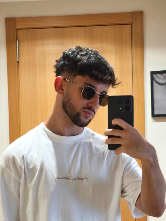 Erik Flores Garcia