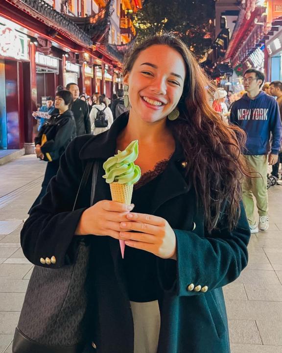 Amanda Liz Holowka Alvarenga