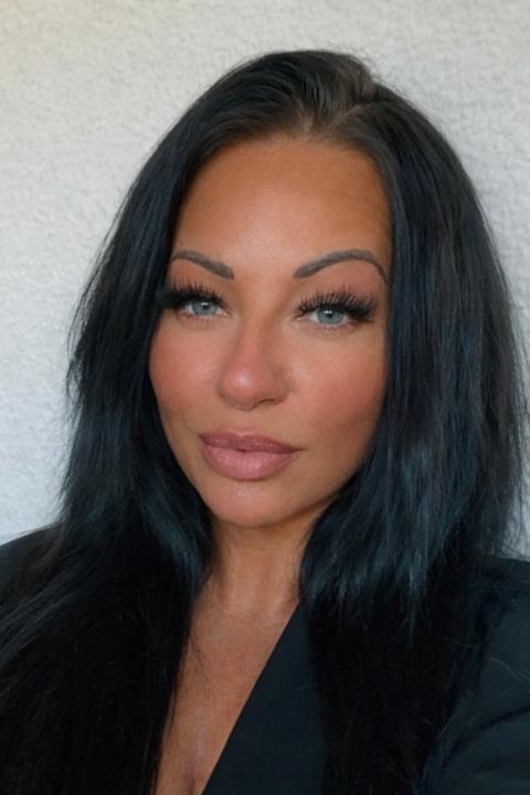 Regina Schoter
