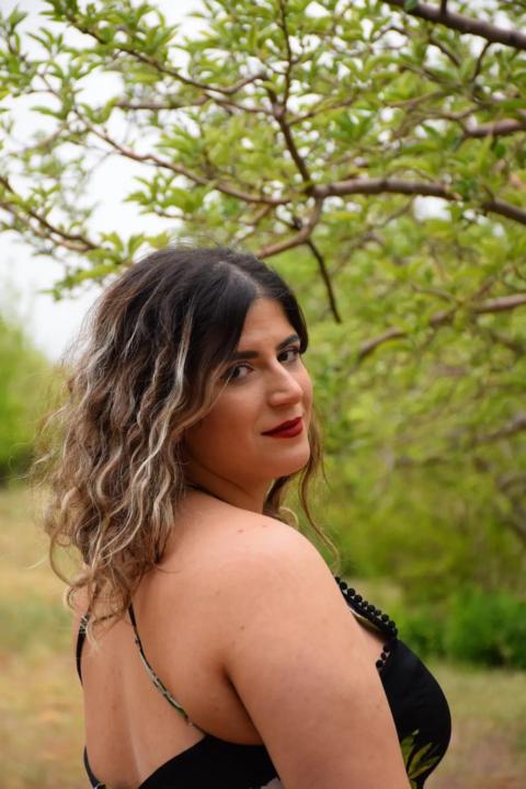 Roya F