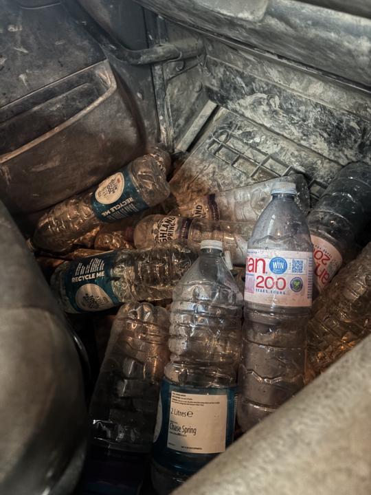 DAF CF Tipper 8x4 Water bottles?