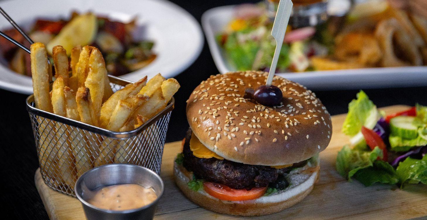 🍔 Module 3: Food Scene & Nightlife 🍻