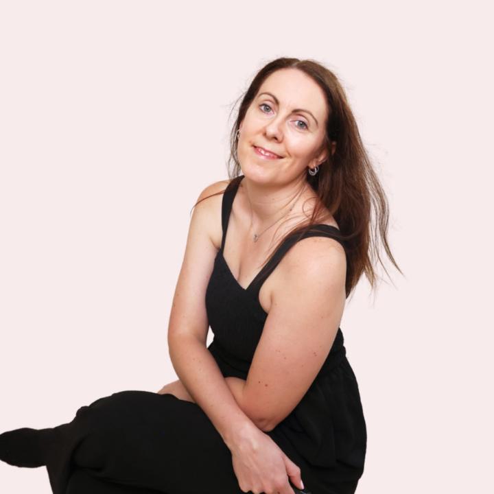 Louise Laurie