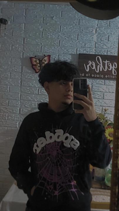 Bryan Larios