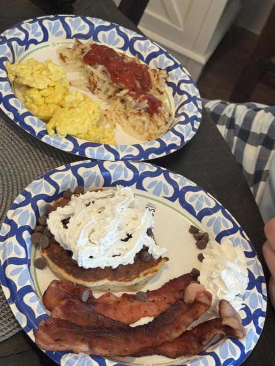 Pretty legit breakfast for a Hoggie!!  Happy Memorial Day football fam! 🇺🇸