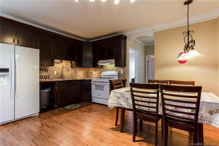 🏠 Live Free in Cash Flowing Investment Property 2 Family 