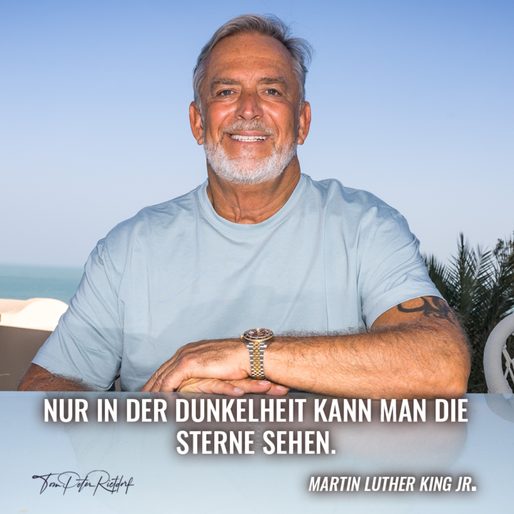 Die Dunkelheit ist kein Feind, sondern der heilige Raum, in dem das Licht geboren wird.