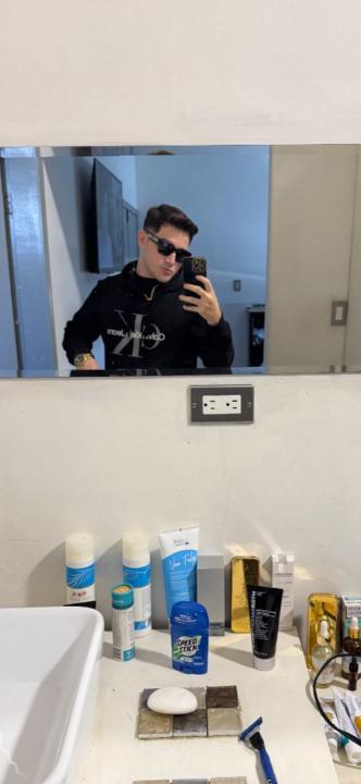 Leonardo c Chavez