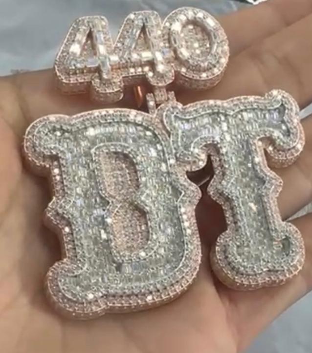 D D