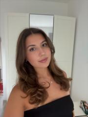 Julia Aziz