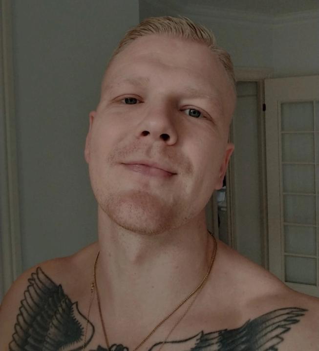 Mikkel Larsen