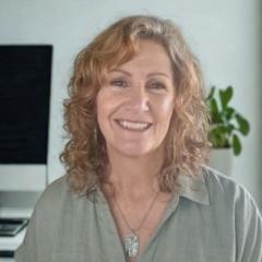 Angela McNaughton